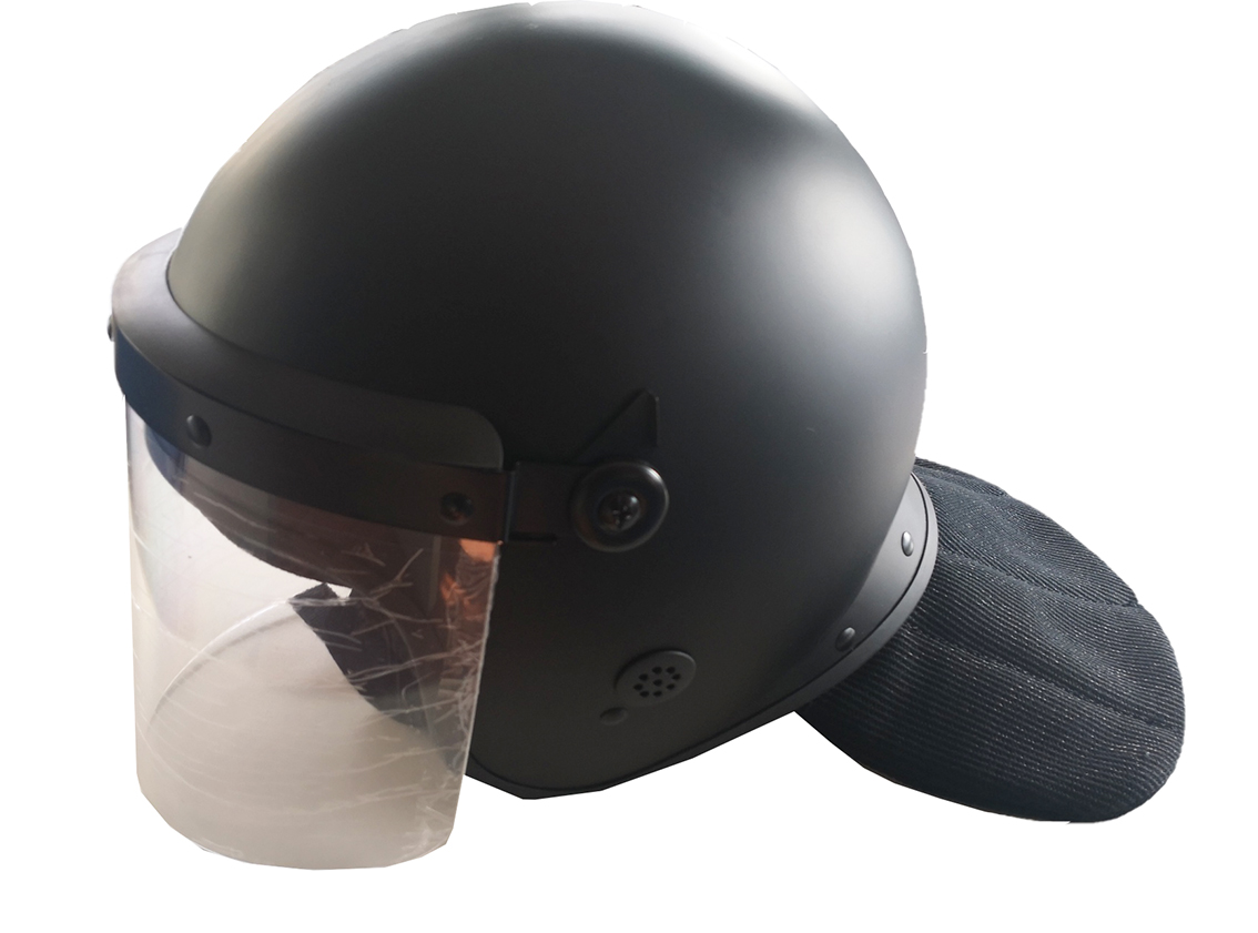 Schutzhelm  mit Nackenschutz